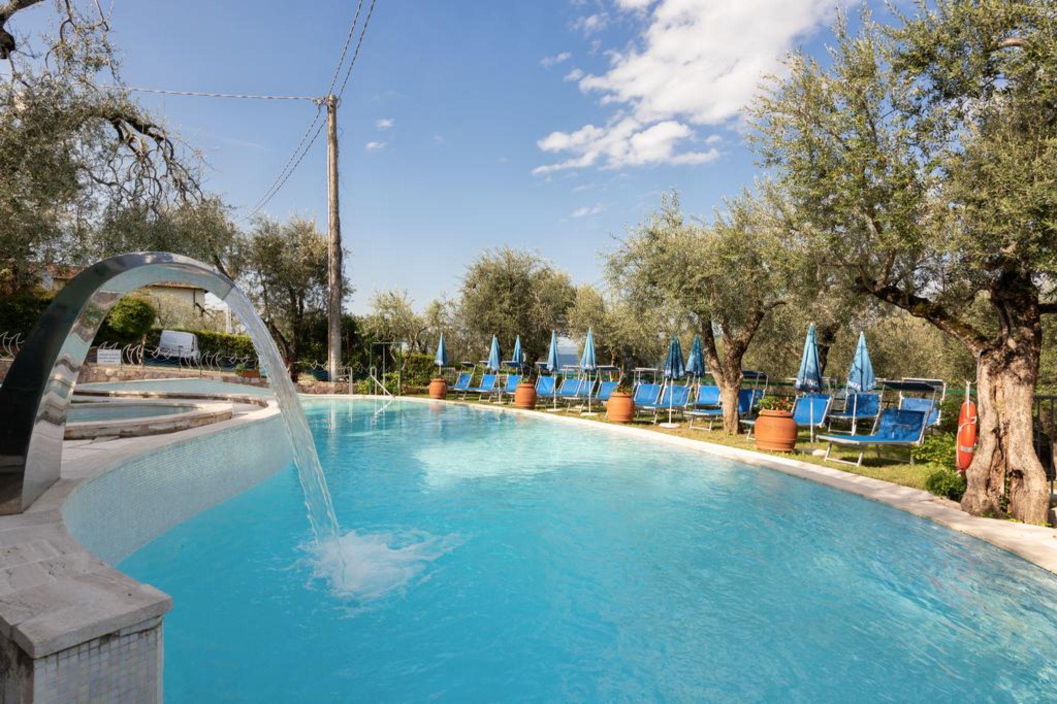 Hotel Internazionale Torri Del Benaco Exterior photo